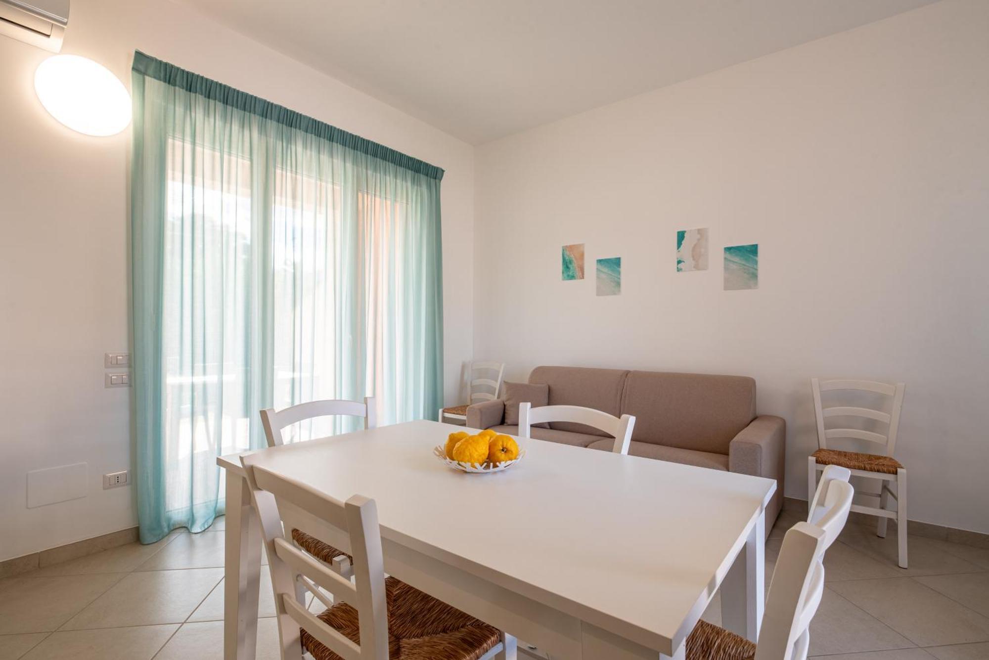 Icaro Residence Apartments With A Beautiful Pool ซานตากาตา ดี มิลลิเตลโล ภายนอก รูปภาพ