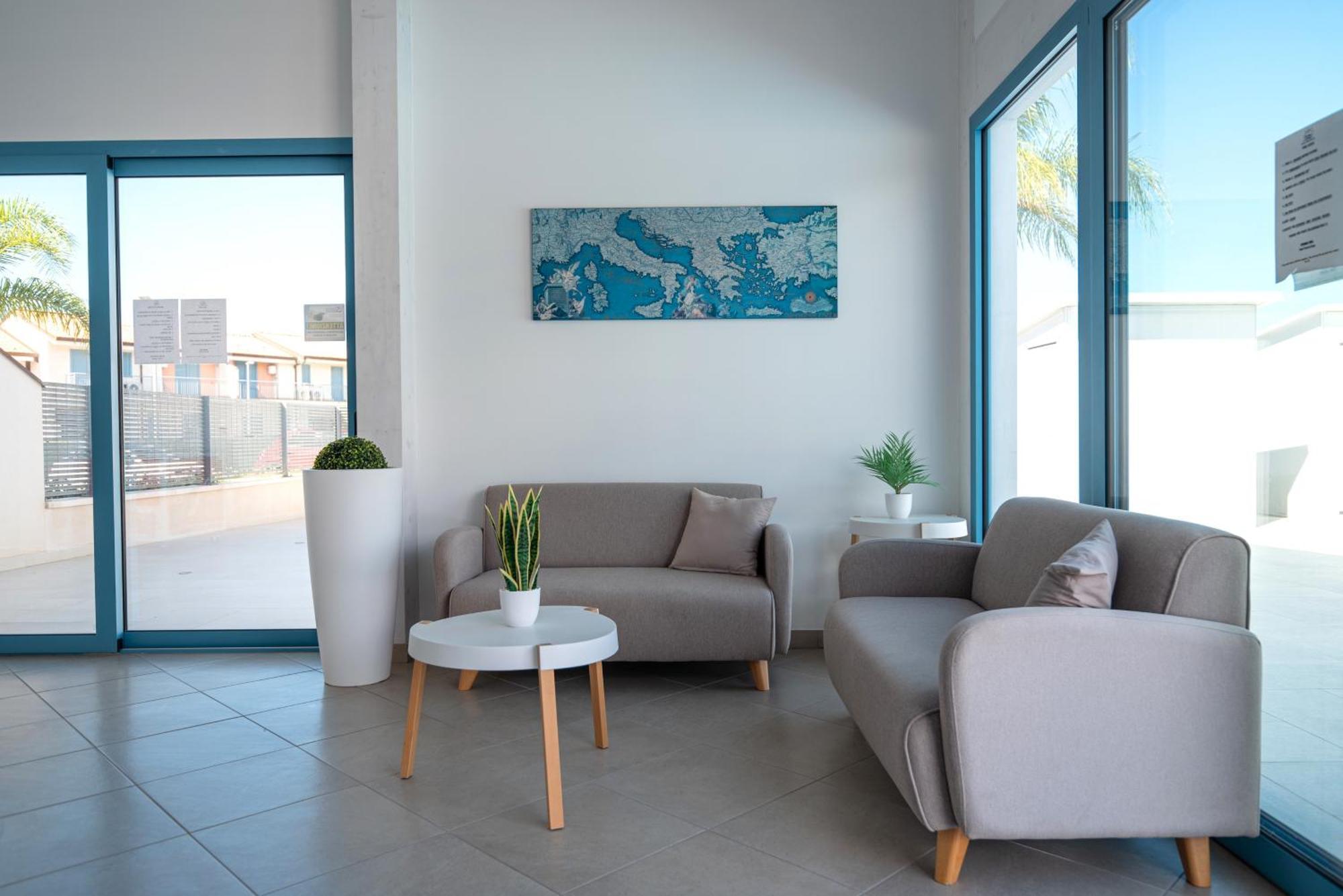 Icaro Residence Apartments With A Beautiful Pool ซานตากาตา ดี มิลลิเตลโล ภายนอก รูปภาพ
