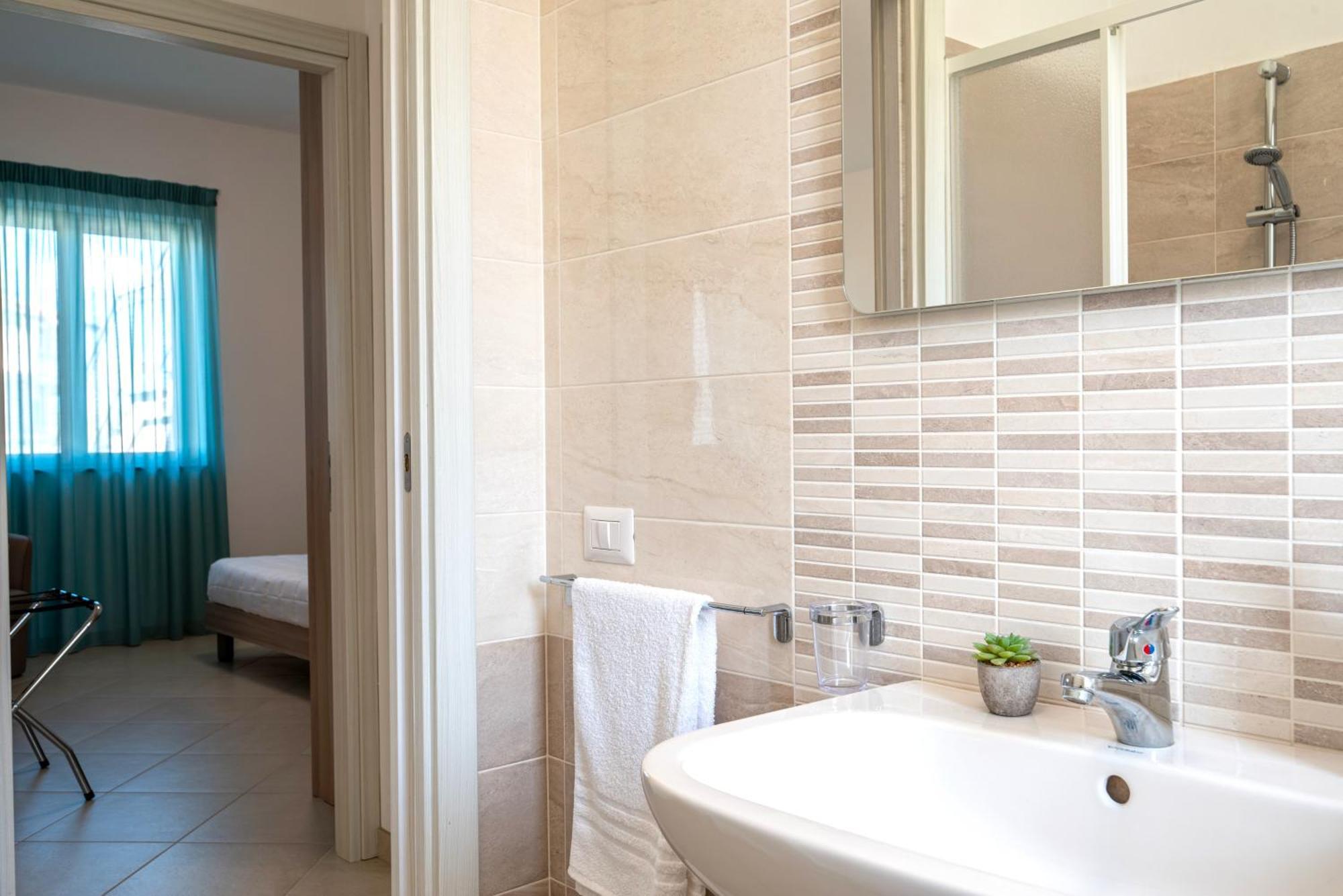 Icaro Residence Apartments With A Beautiful Pool ซานตากาตา ดี มิลลิเตลโล ภายนอก รูปภาพ