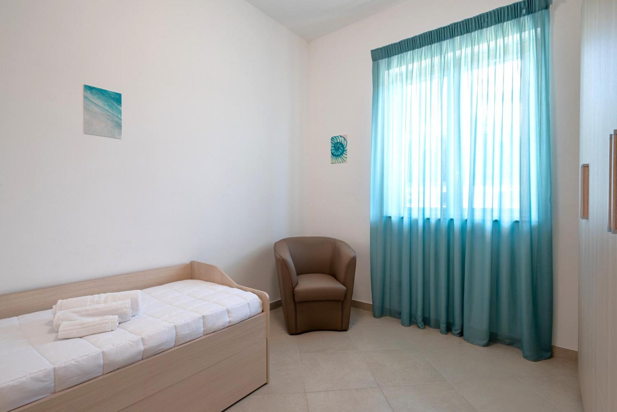 Icaro Residence Apartments With A Beautiful Pool ซานตากาตา ดี มิลลิเตลโล ภายนอก รูปภาพ