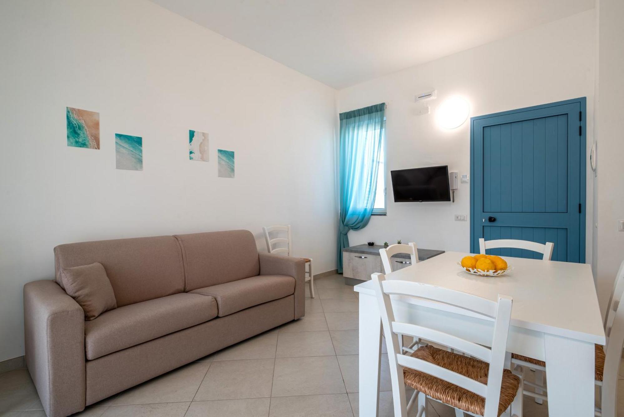 Icaro Residence Apartments With A Beautiful Pool ซานตากาตา ดี มิลลิเตลโล ภายนอก รูปภาพ